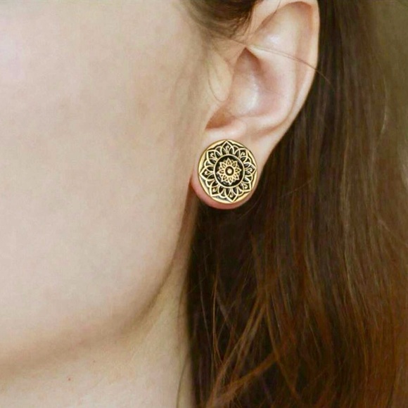 🔘 14mm -18k over 316 Surgical Steel Ear Plugs/stretcher Flower Design NWT - Picture 8 of 9